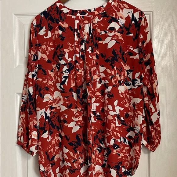 JM Collection Red Floral Blouse Size L - Picture 6 of 9
